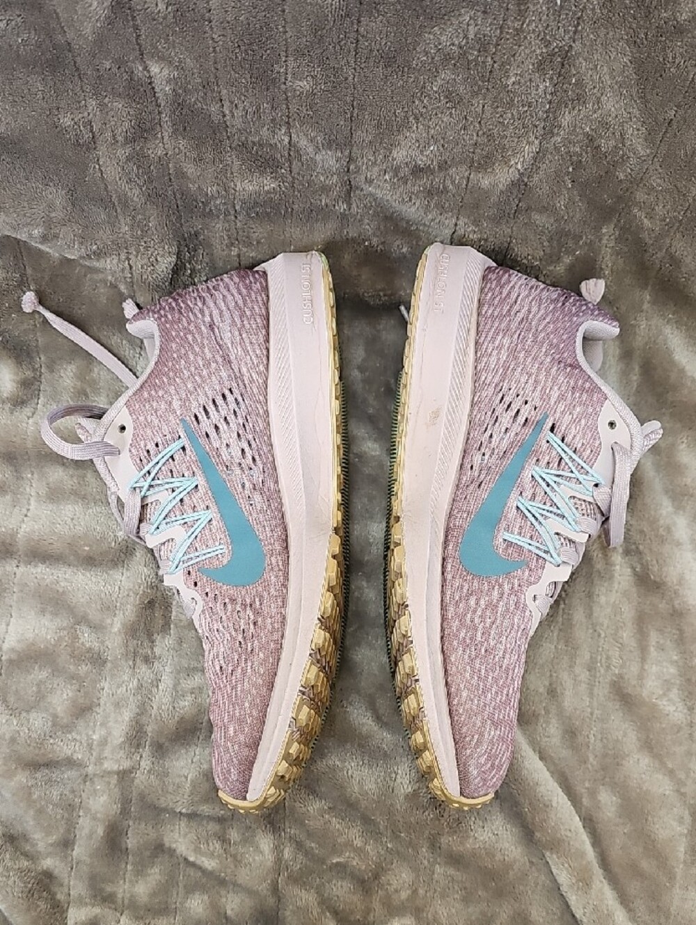 Nike Zoom Winflo 5 Women's Running Shoe - Dusty Rose with Teal Swoosh - Picture 5 of 11